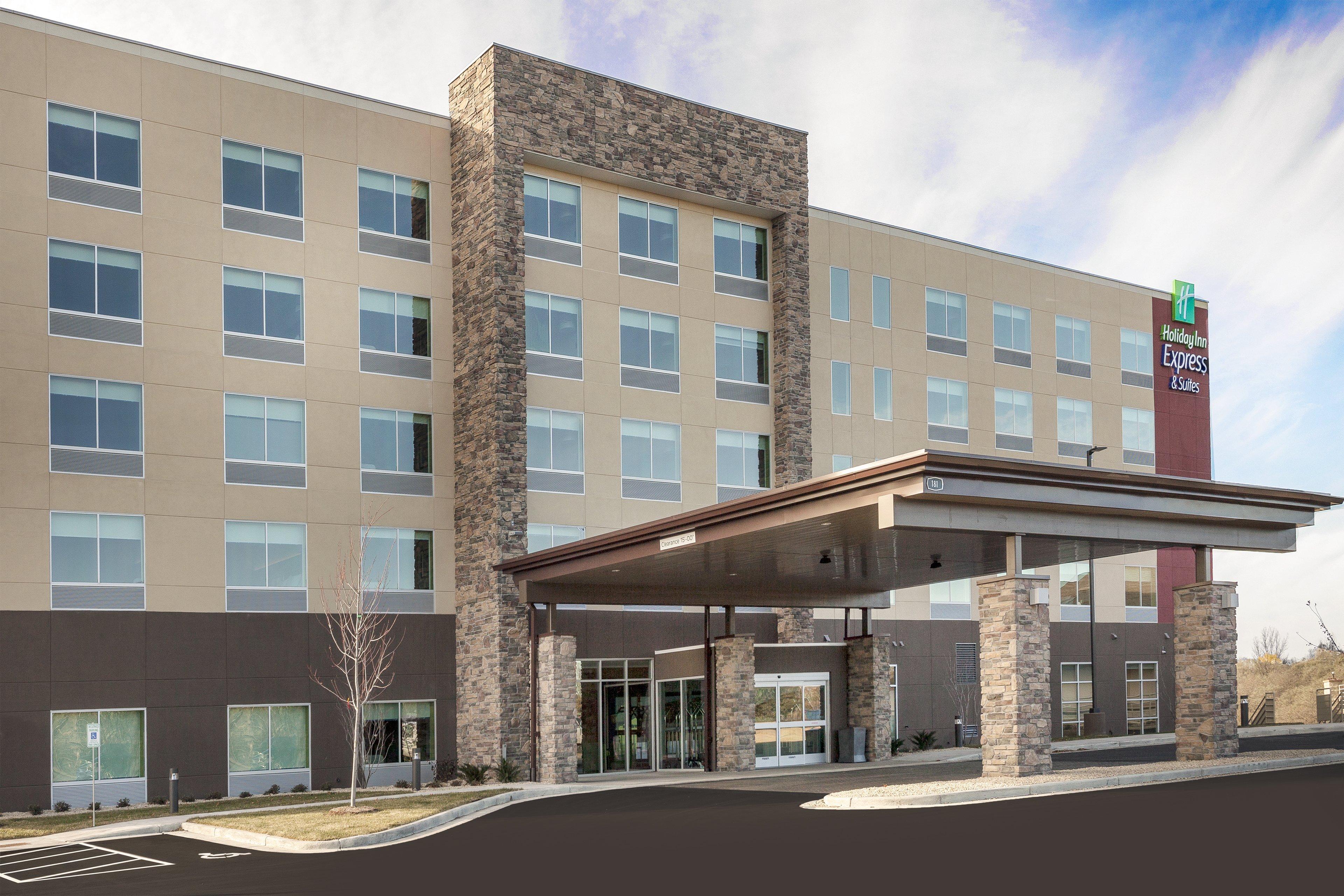 Holiday Inn Express & Suites - Hudson I-94 By Ihg Exterior photo